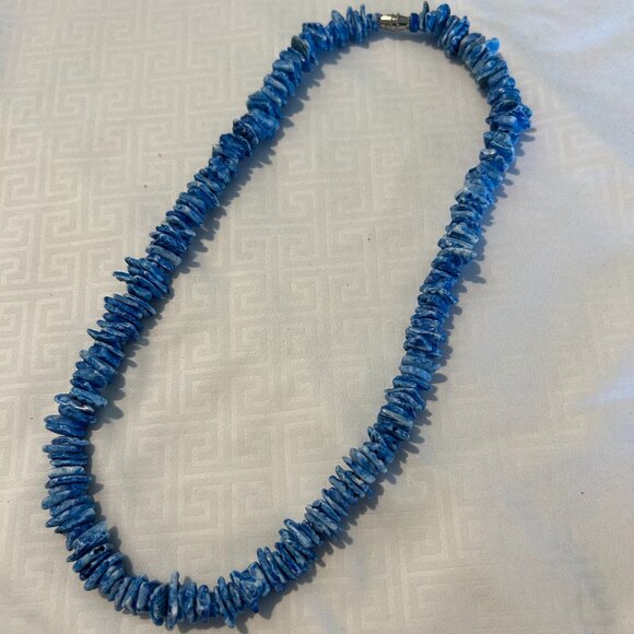 18" Blue Hawaiian Puka Necklace - Unisex - Picture 4 of 8